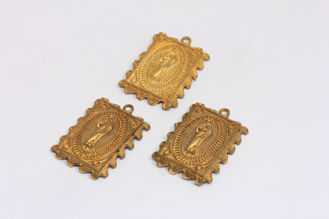 20x26mm Raw Brass Mother Mary Pendant, Mother Mary Charm, Virgin Mary Medallion, HLS46