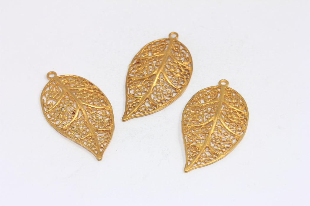 21x37mm Raw Brass Leaf Pendant, Brass Leaf Charms, Leaf Pendant, Filigree Charms, SOM273