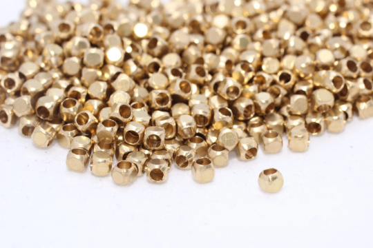 2,5mm Raw Brass Cube Beads, Spacer Beads, Mini Cube Beads, KA40