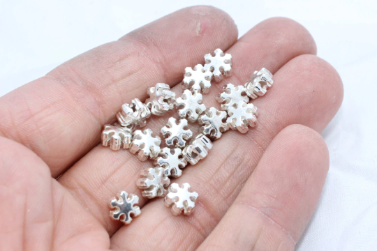 7mm Silver Plated Snowflake Beads, Snowflake Charms, CR117