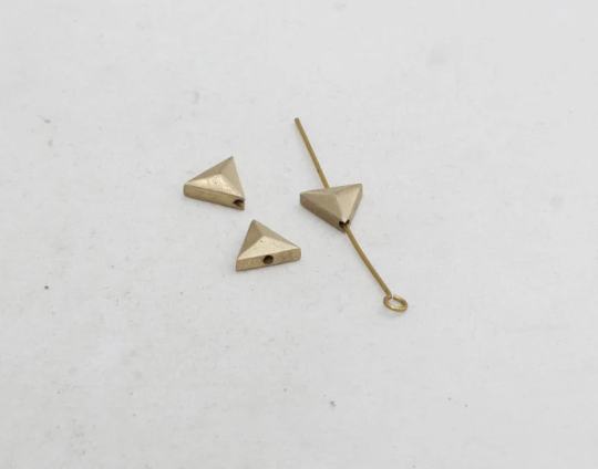 9x10mm Raw Brass Triangle Charms, Triangle Beads, triangle SOM15