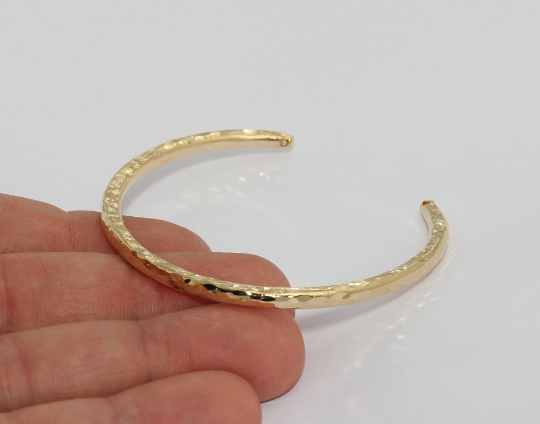 3,5mm 24k Shiny Gold Hammered Bracelet, Open Cuff              CHK224