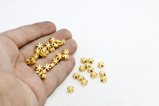 7mm 24 Matt Gold Snowflake Beads, Snowflake Charms, BRT304