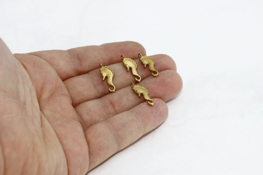 8x20mm Raw Brass Seahorse, Seahorse Necklace, Seahorse Charms, Bracelet Charms, Summer Charms, Raw Brass Findings, SU, AE153